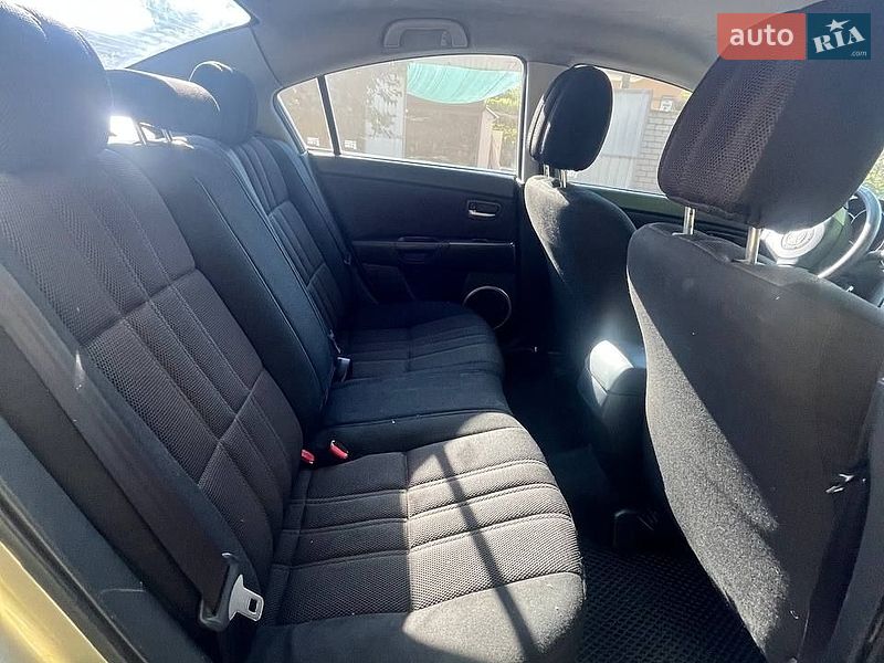 Седан Mazda 3 2008 в Днепре