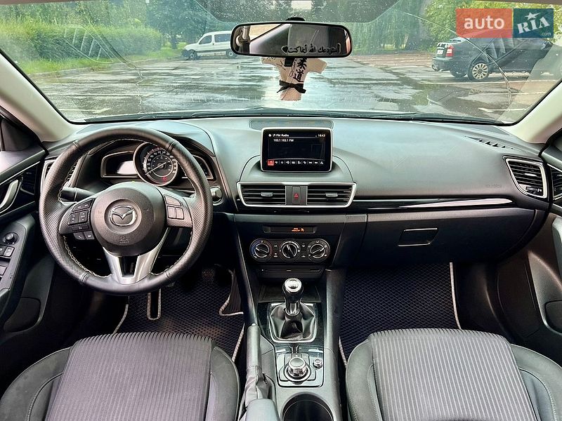 Седан Mazda 3 2014 в Обухові