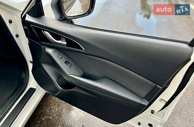 Седан Mazda 3 2014 в Обухові
