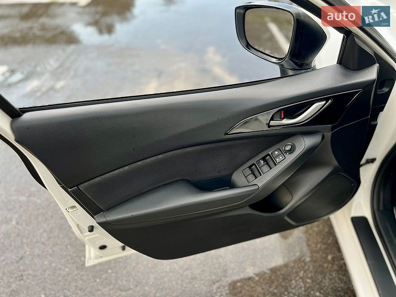 Седан Mazda 3 2014 в Обухові