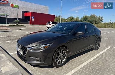 Седан Mazda 3 2018 в Киеве