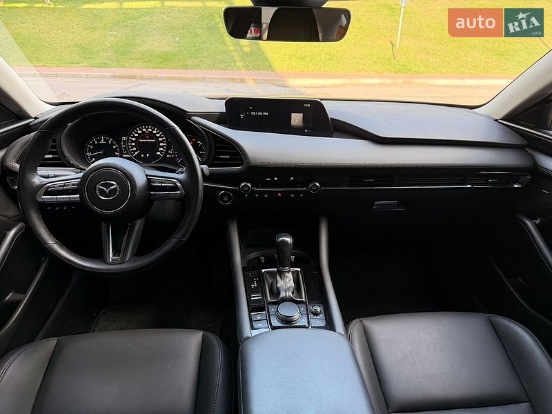 Седан Mazda 3 2021 в Киеве