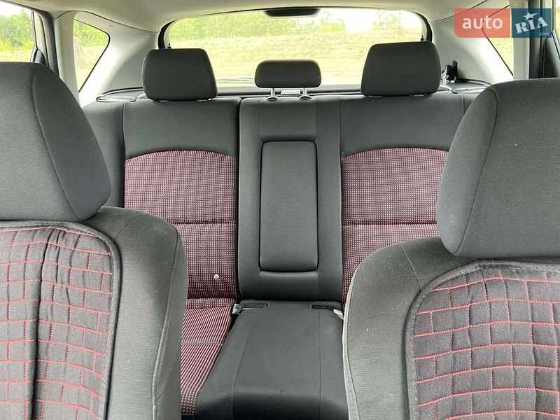 Хетчбек Mazda 3 2004 в Рівному