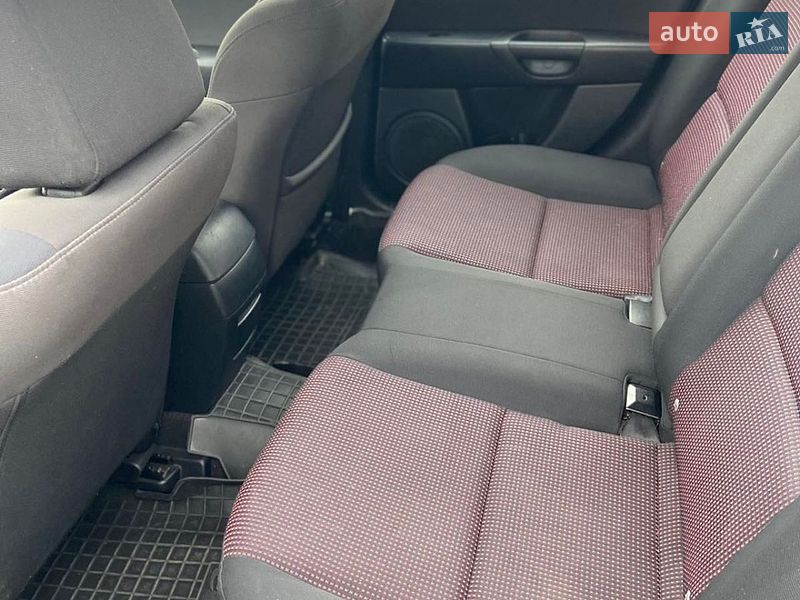 Хетчбек Mazda 3 2004 в Рівному