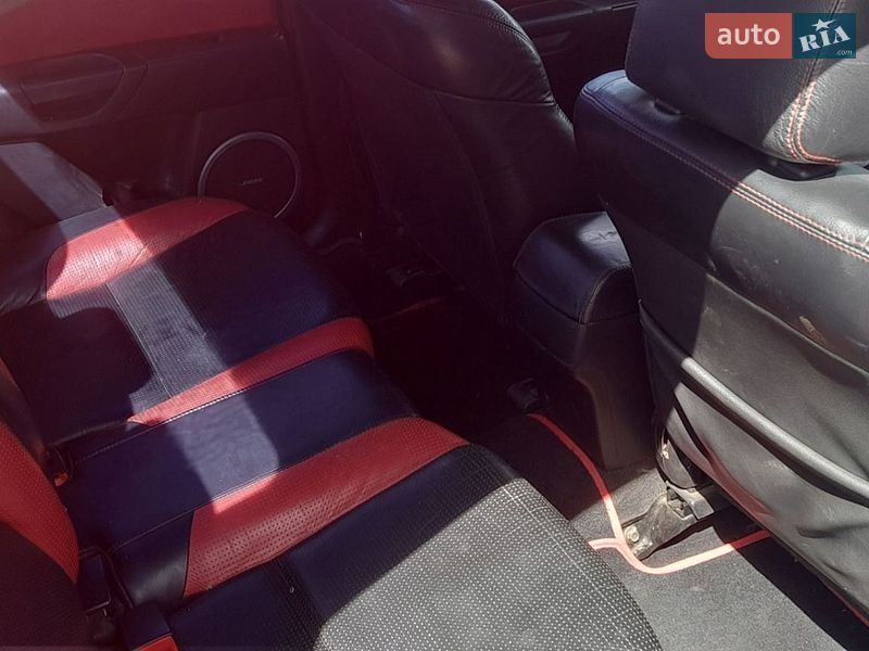 Седан Mazda 3 2005 в Новому Бузі