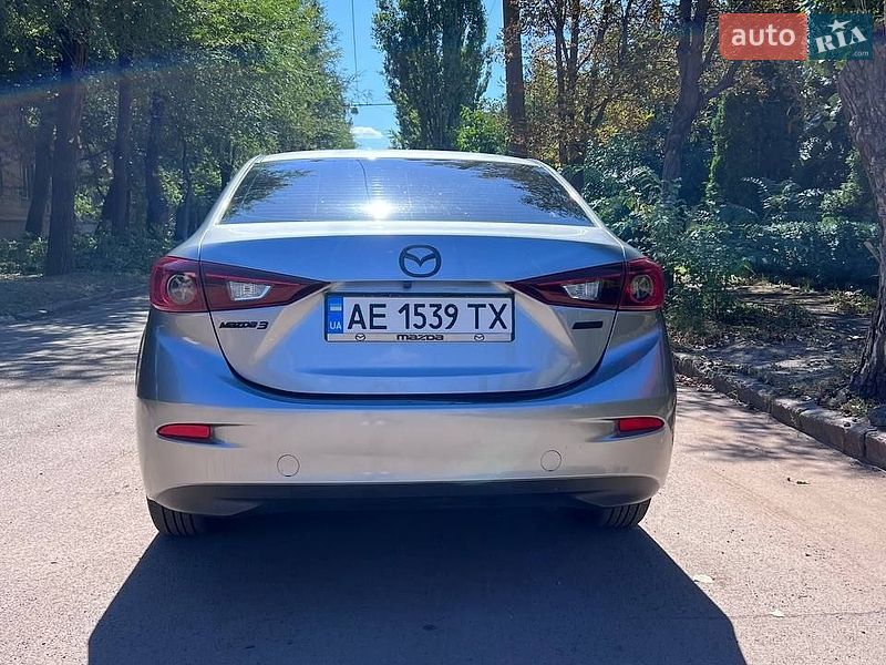 Седан Mazda 3 2014 в Кривом Роге