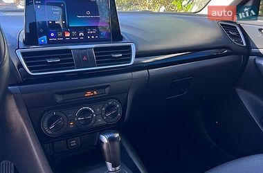 Седан Mazda 3 2014 в Кривом Роге