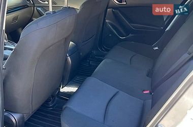 Седан Mazda 3 2014 в Кривом Роге