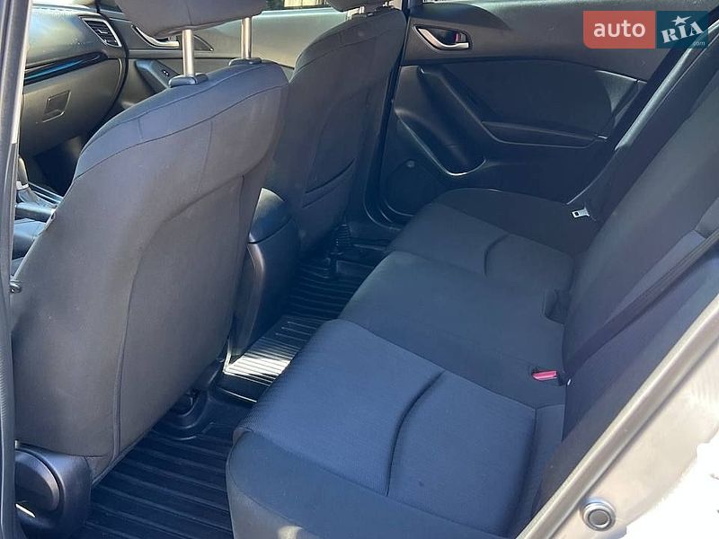 Седан Mazda 3 2014 в Кривом Роге