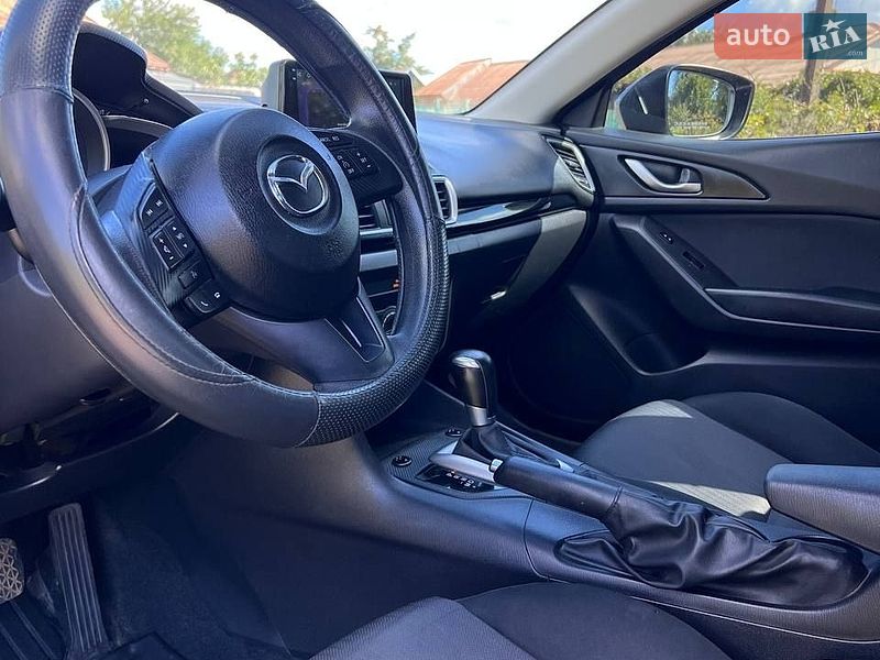Седан Mazda 3 2014 в Кривом Роге