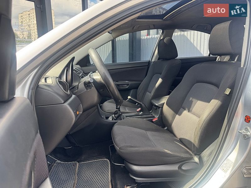 Седан Mazda 3 2007 в Киеве