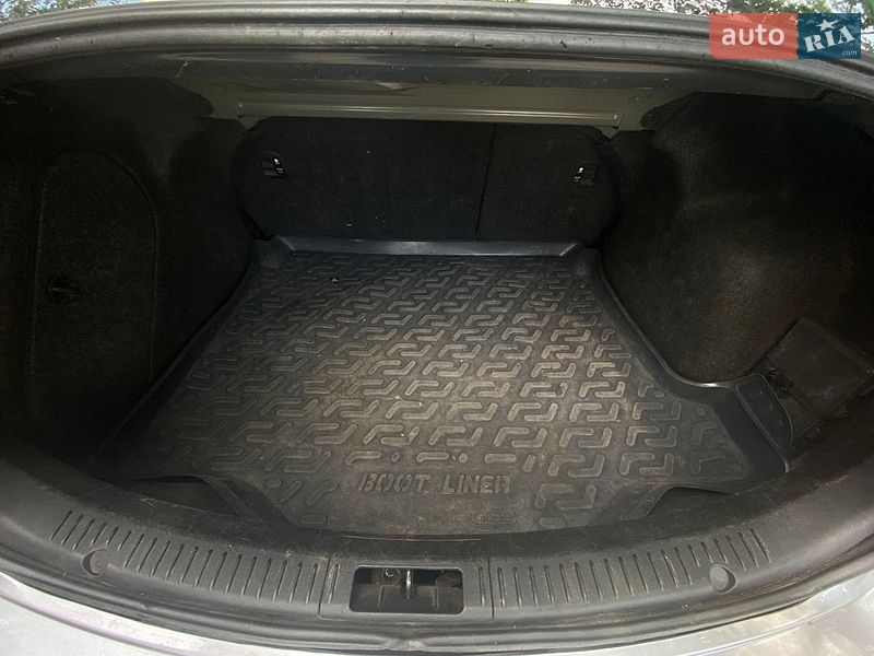 Седан Mazda 3 2004 в Харкові