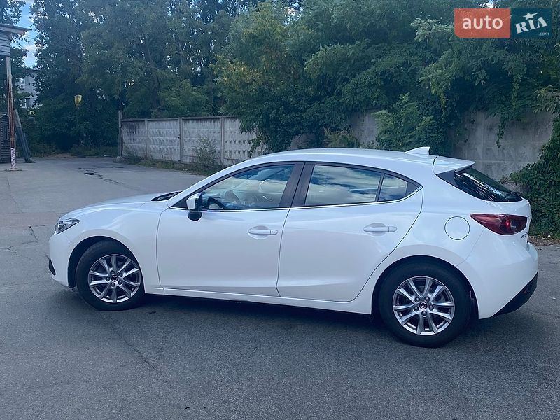 Седан Mazda 3 2016 в Києві