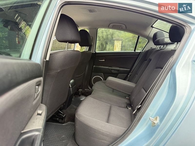 Седан Mazda 3 2007 в Черновцах