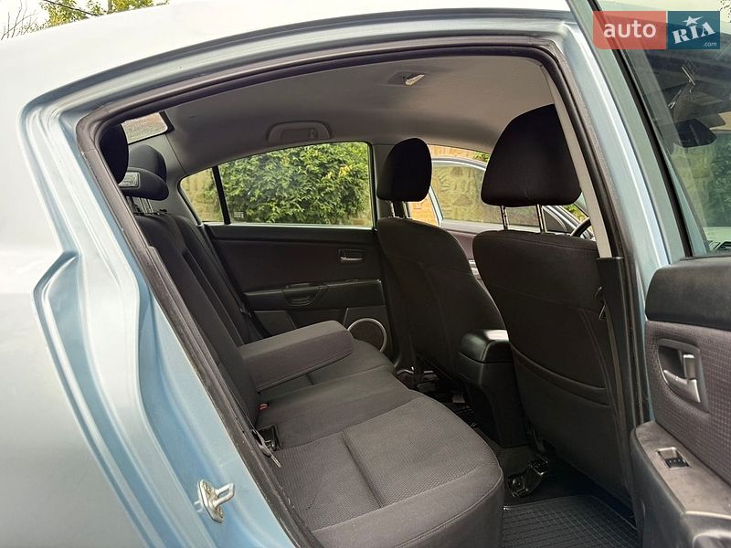 Седан Mazda 3 2007 в Черновцах