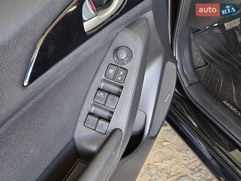 Седан Mazda 3 2014 в Полтаві