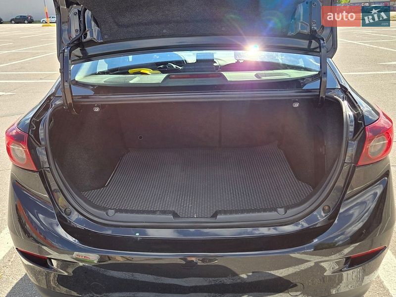 Седан Mazda 3 2014 в Полтаві