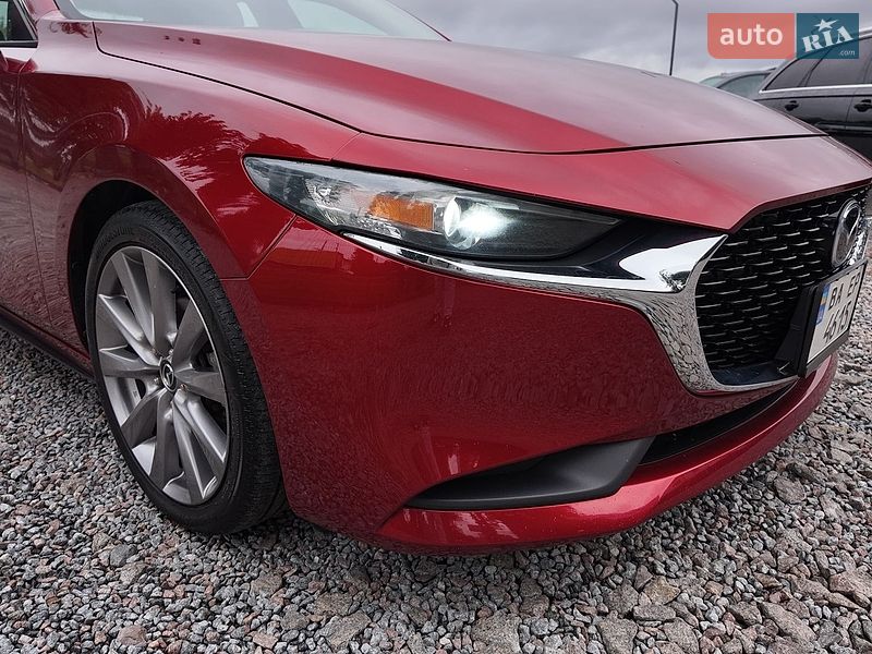 Седан Mazda 3 2019 в Стрию