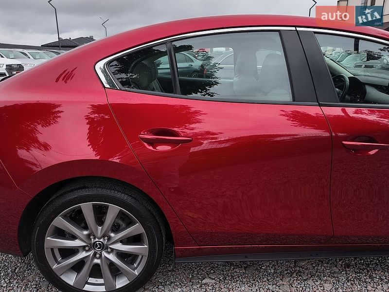 Седан Mazda 3 2019 в Стрию