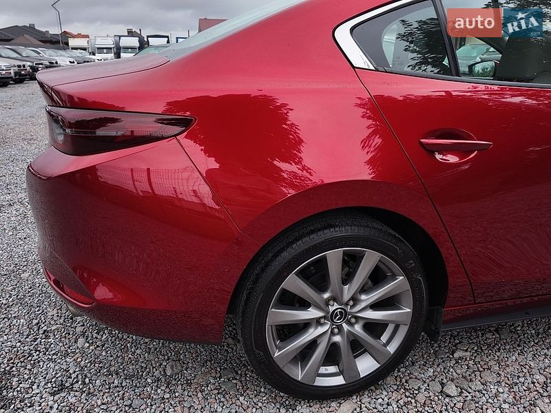 Седан Mazda 3 2019 в Стрию