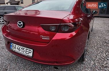 Седан Mazda 3 2019 в Стрию
