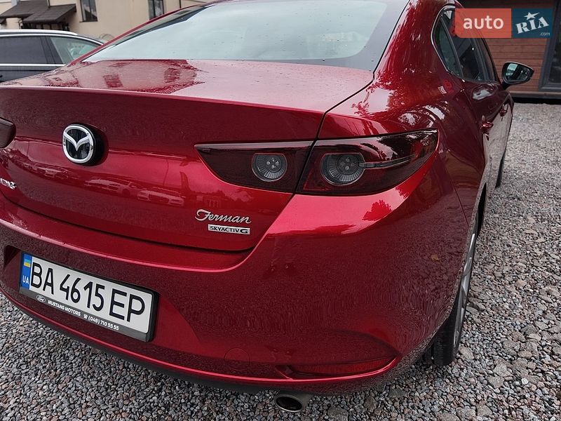 Седан Mazda 3 2019 в Стрию