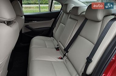 Седан Mazda 3 2019 в Стрию