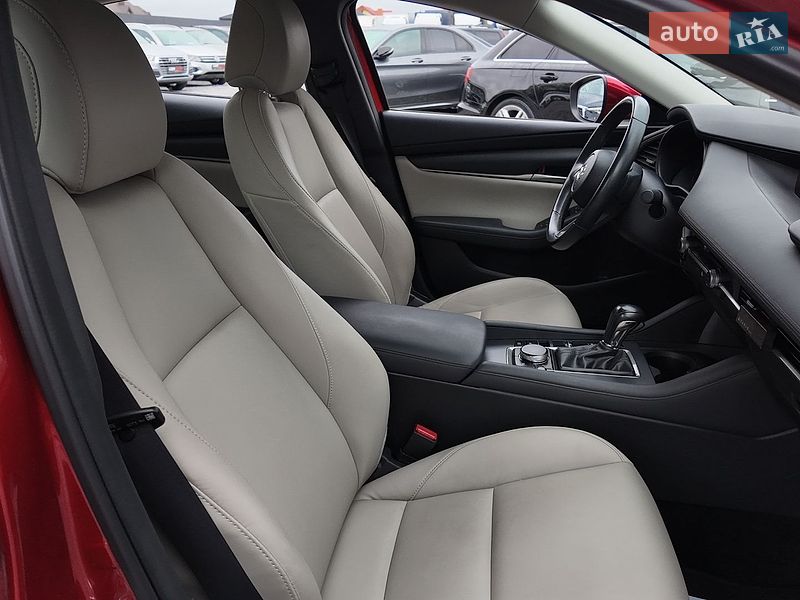 Седан Mazda 3 2019 в Стрию