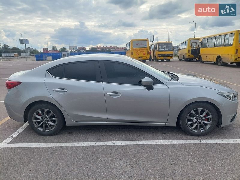 Седан Mazda 3 2015 в Львове
