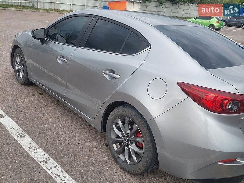 Седан Mazda 3 2015 в Львове