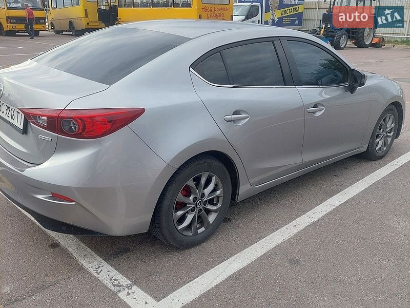 Седан Mazda 3 2015 в Львове