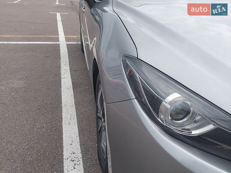 Седан Mazda 3 2015 в Львове