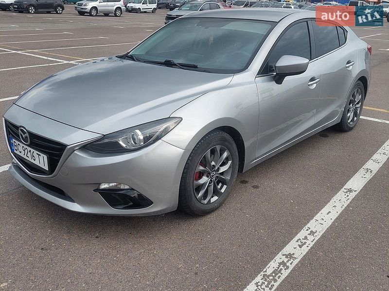 Седан Mazda 3 2015 в Львове
