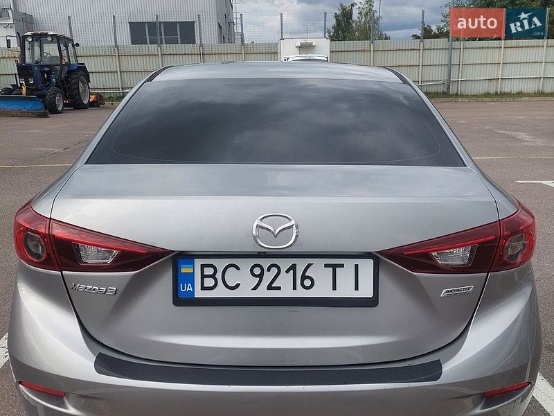 Седан Mazda 3 2015 в Львове