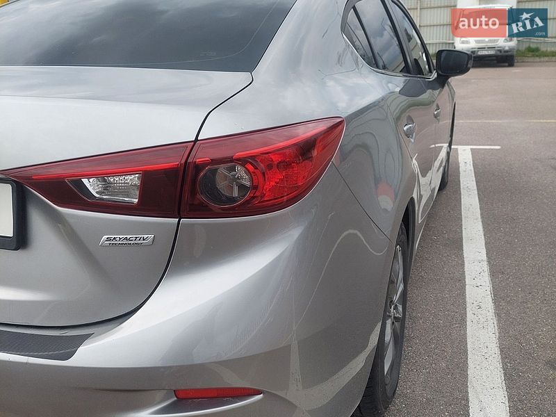 Седан Mazda 3 2015 в Львове