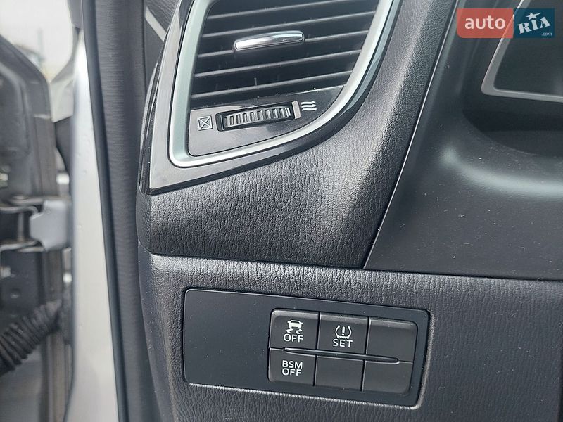 Седан Mazda 3 2015 в Львове