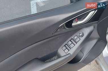 Седан Mazda 3 2015 в Львове