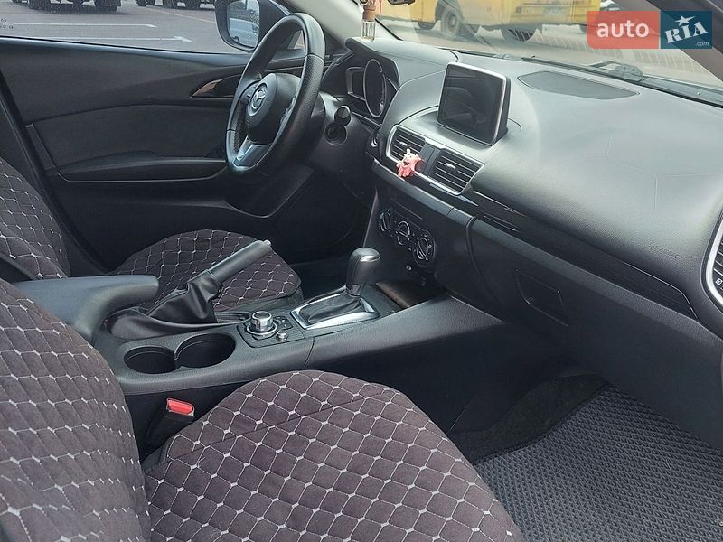 Седан Mazda 3 2015 в Львове