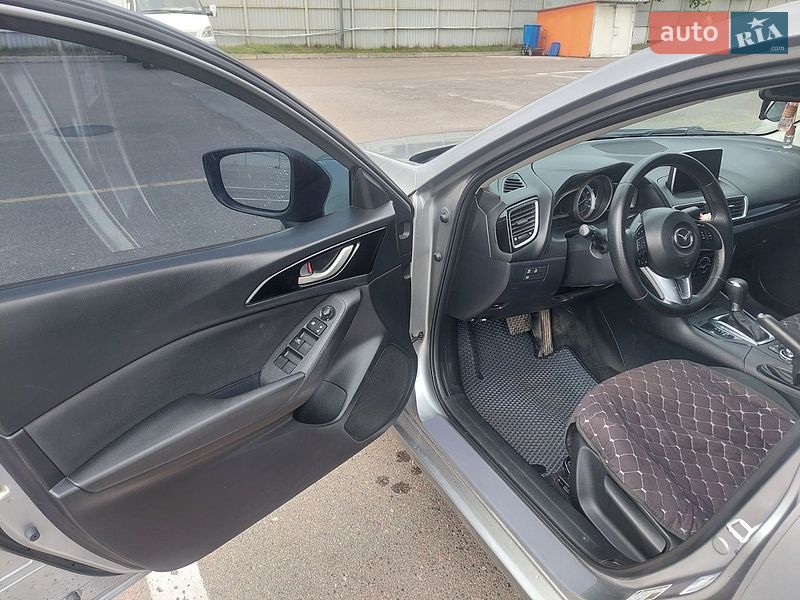 Седан Mazda 3 2015 в Львове