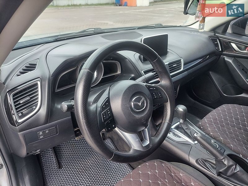 Седан Mazda 3 2015 в Львове