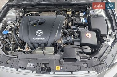 Седан Mazda 3 2015 в Львове