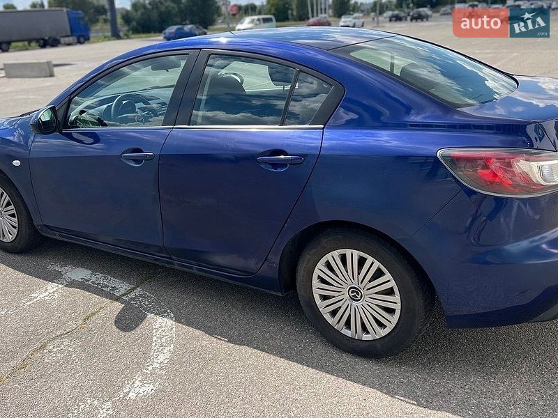 Седан Mazda 3 2010 в Киеве