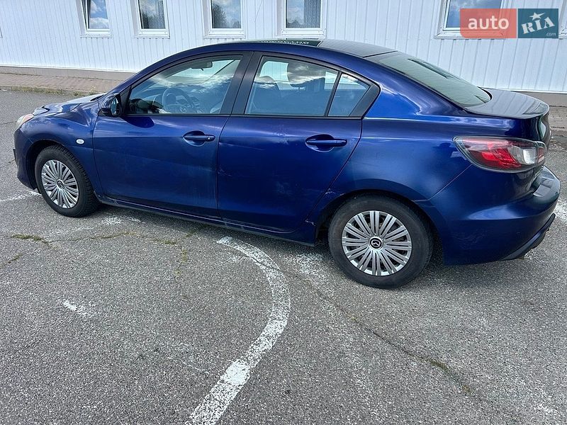 Седан Mazda 3 2010 в Киеве