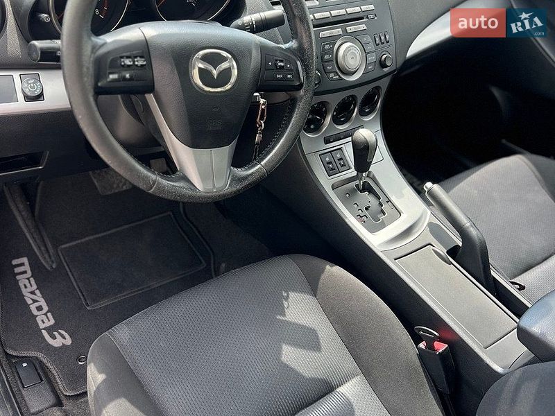 Седан Mazda 3 2010 в Киеве