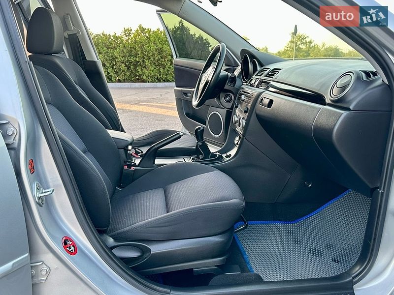 Хэтчбек Mazda 3 2006 в Днепре