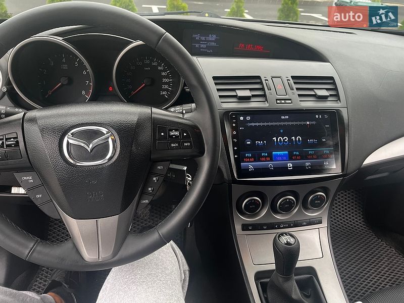 Хэтчбек Mazda 3 2011 в Буче