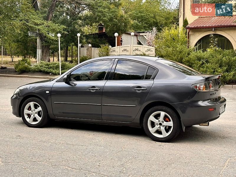 Седан Mazda 3 2005 в Николаеве