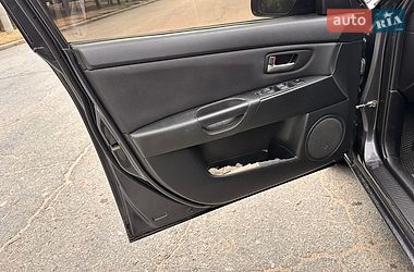 Седан Mazda 3 2005 в Николаеве