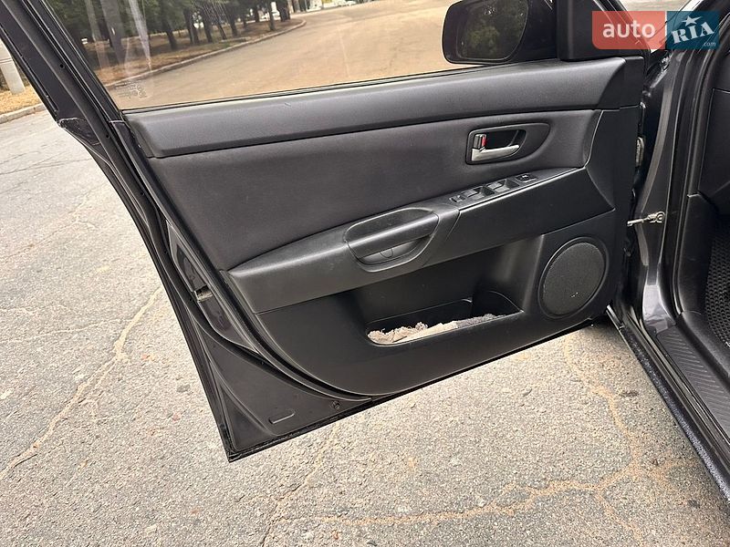Седан Mazda 3 2005 в Николаеве