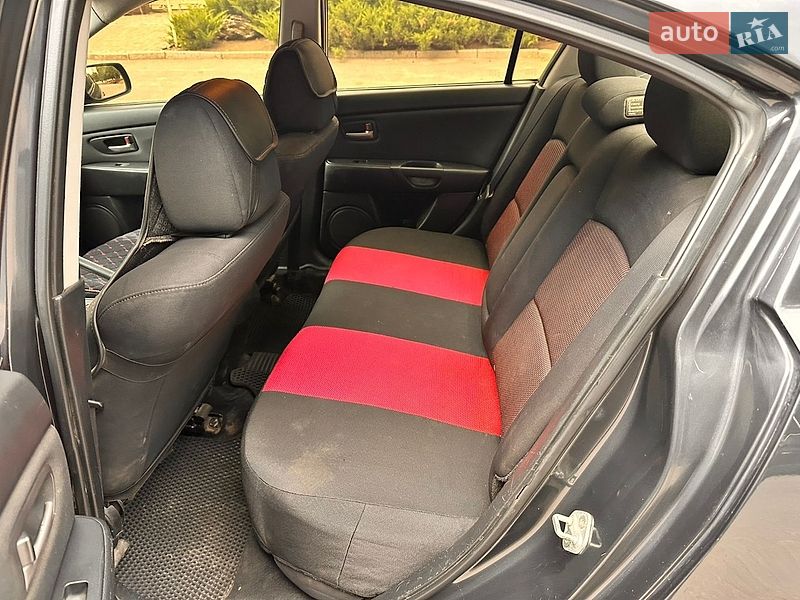 Седан Mazda 3 2005 в Николаеве